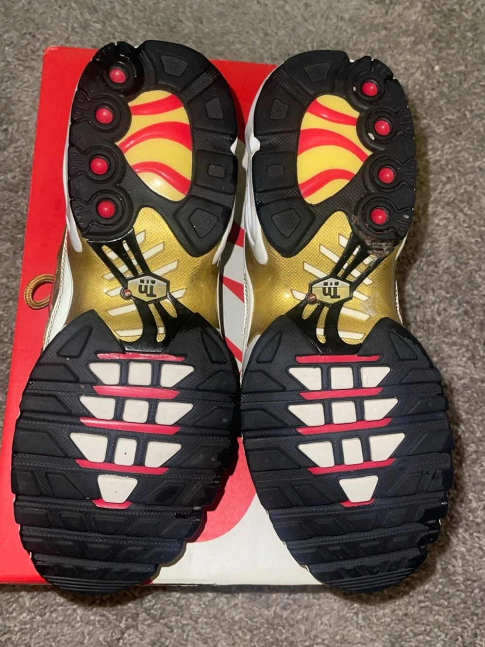 Nike Kids Gold and Black Athletic Sneakers 7Y
